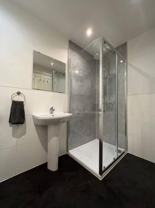 Modern Apartment In Dundee City Centre Extérieur photo